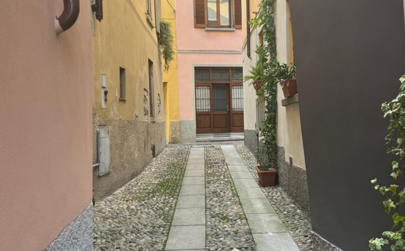 WhatsApp Image 2025-10-17 at 10.19.17 (5)